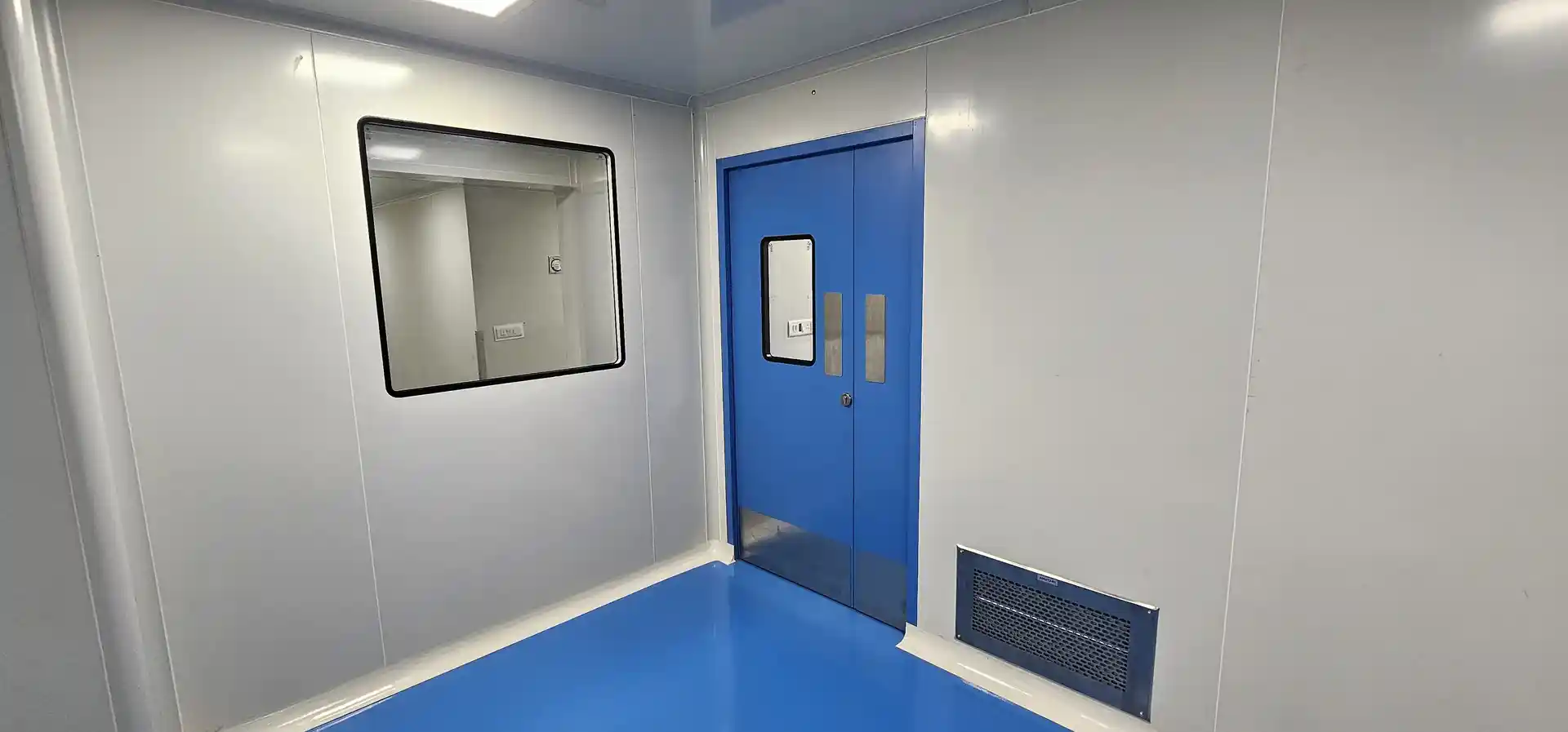 Cleanroom manufacturers